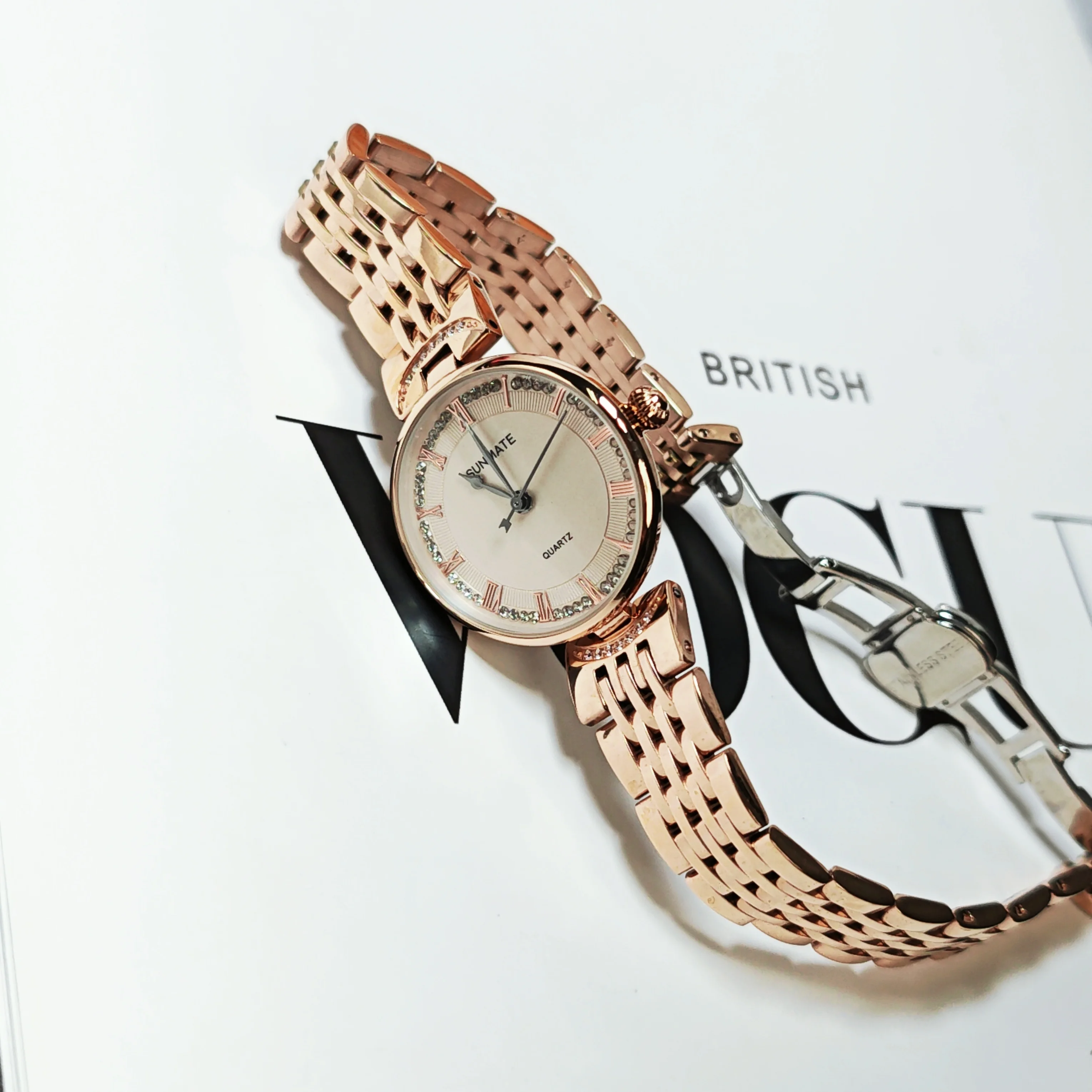 

2025Hot Selling Brand Stainless Steel Strap Watch for Women Luxury Gift Quartz Watch Simple and Fashionable Student Quartz Watch