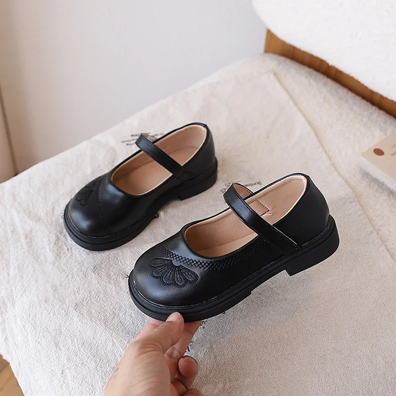 

Fashion Girls Leather Shoes New Embroidered Children Black Uniform Shoes Dress Party Versatile Kids Causal Princess Flat Shoes