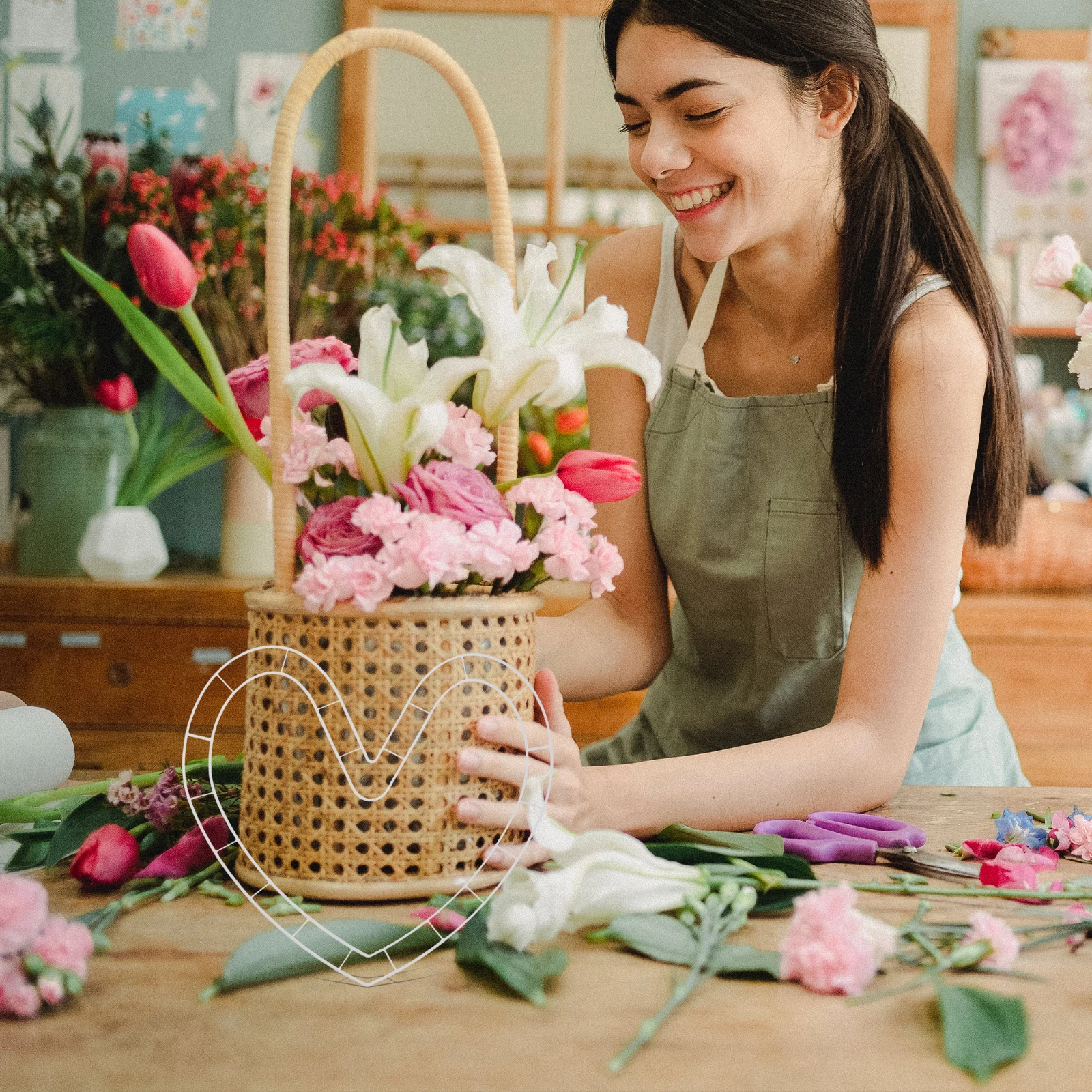 

6Set Heart Shaped Plastic Wreath Frame Floral Holder for Wedding Holiday Party DIY Craft Heart Shaped Wreath Forms