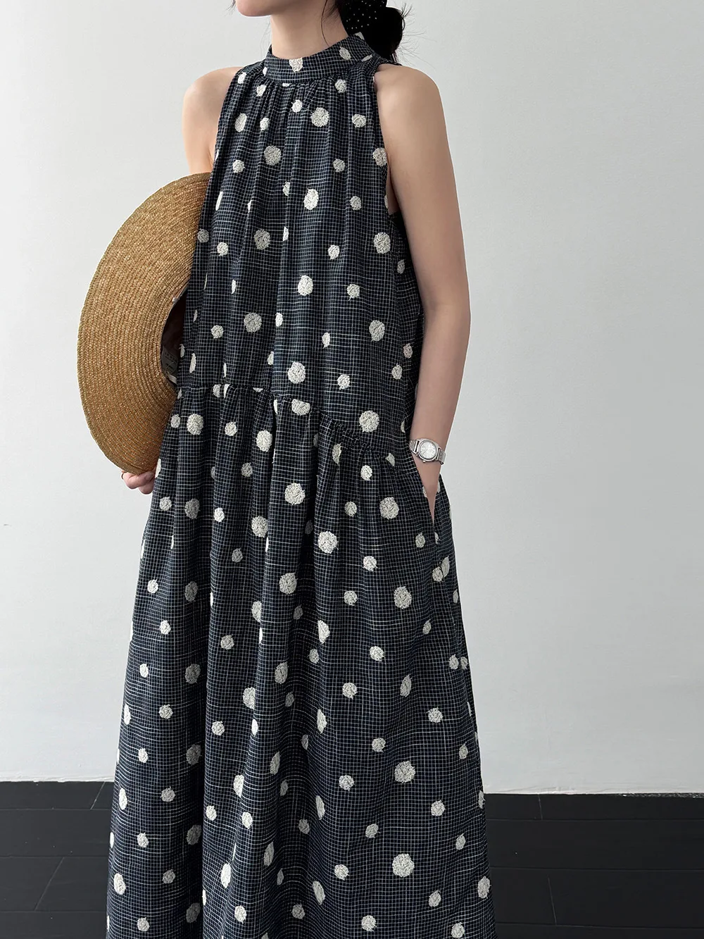 

SuperAen Fashion Sleeveless Korean-style Sweet Dress 2026 Summer New Loose Embroidered Polka Dot Long A-line Dress