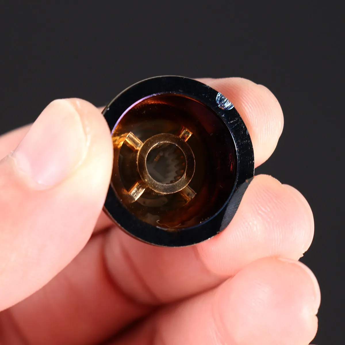 

3Pcs Control Knobs for Guitar D65 Flat Tone Volume Knob Replacement Accessory for Bass Guitar Circuit Board