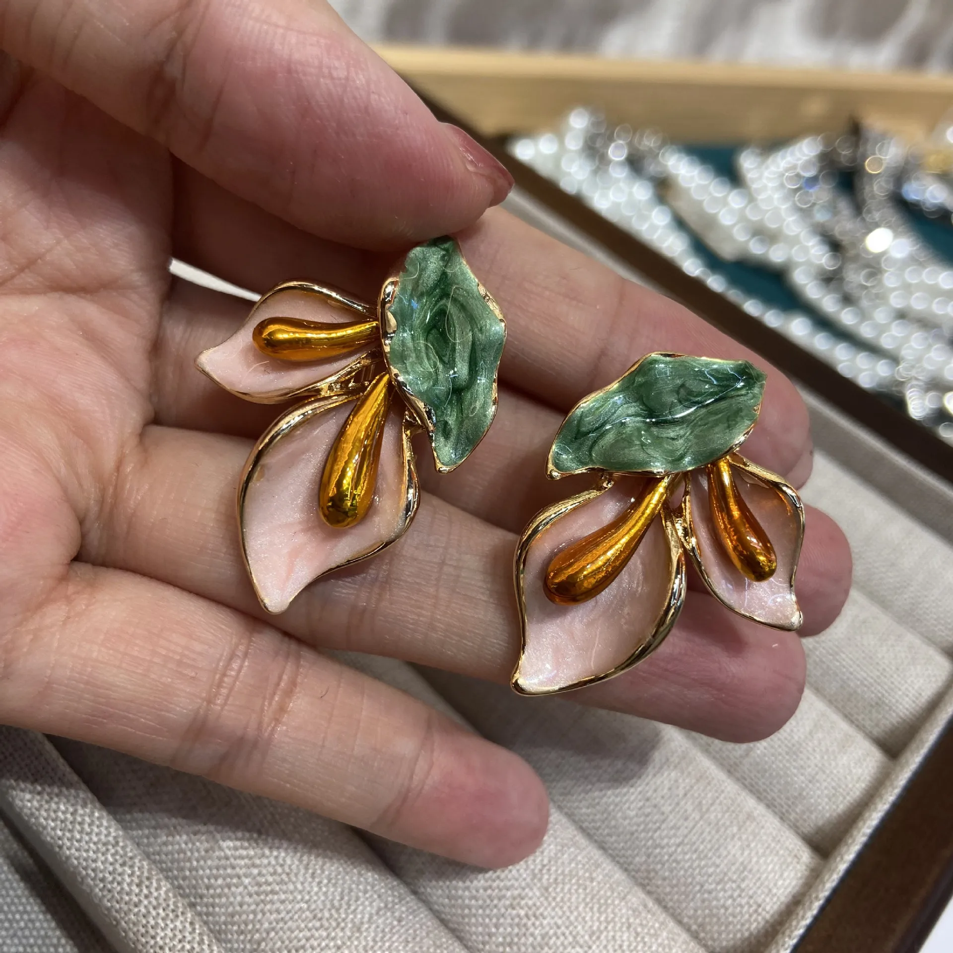 

Women Enamel Dripping lily Flower Stud Earrings Copper Gold-plated 925 Silver Needle