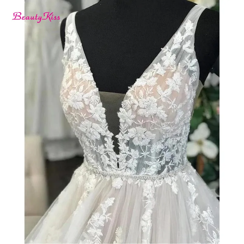 Lace Appliques Beaded Tulle Wedding Dresses V-Neck Sleeveless Floor-Length Ruffled Bridal Dress Long Wedding Gowns Custom Made