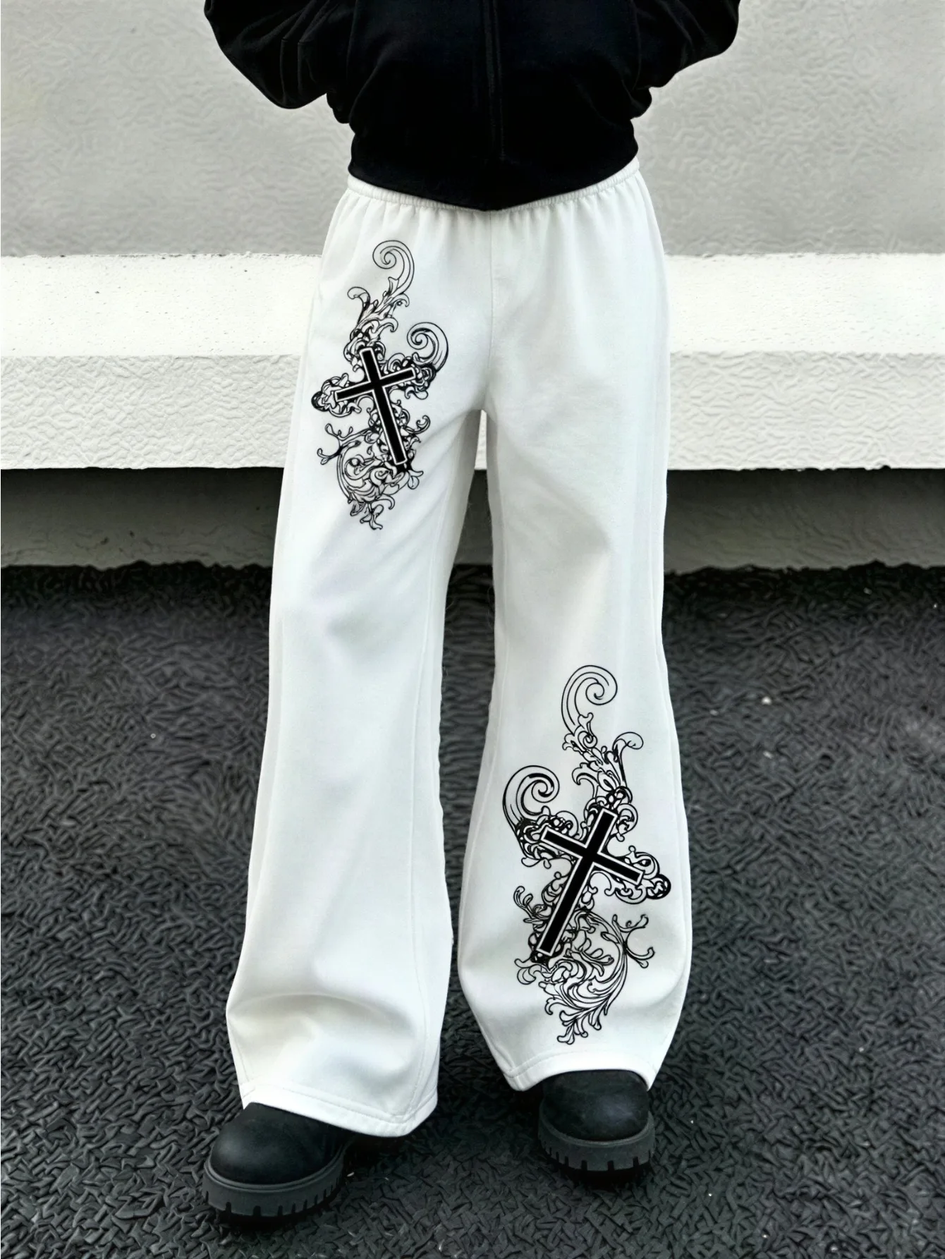 

Men's American High-Street Style Versatile Dark Print Sweatpants: Loose-Fit, Drapey, Casual, Everyday, Relaxed-Fit Flared Pants