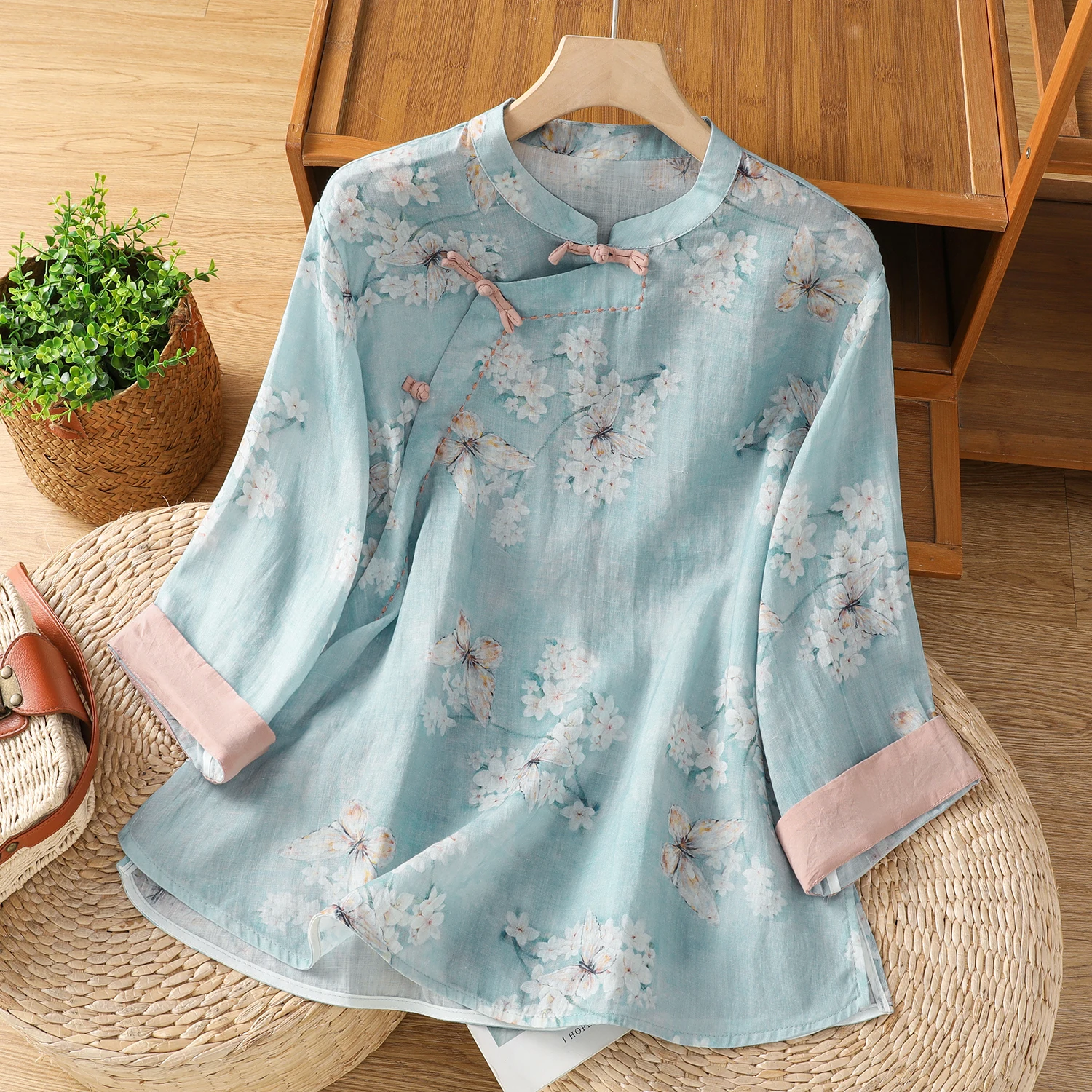 

Новая женская летняя блузка из льна с принтом в китайском стиле, цвета озерной воды, на пуговицах, с традиционным китайским узором, маленький размер.