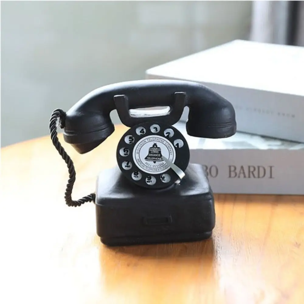 

Vintage Resin Art Telephone Model Classic American Style Decorative Phone Ornaments Handmade Retro Telephone Ornaments Bar