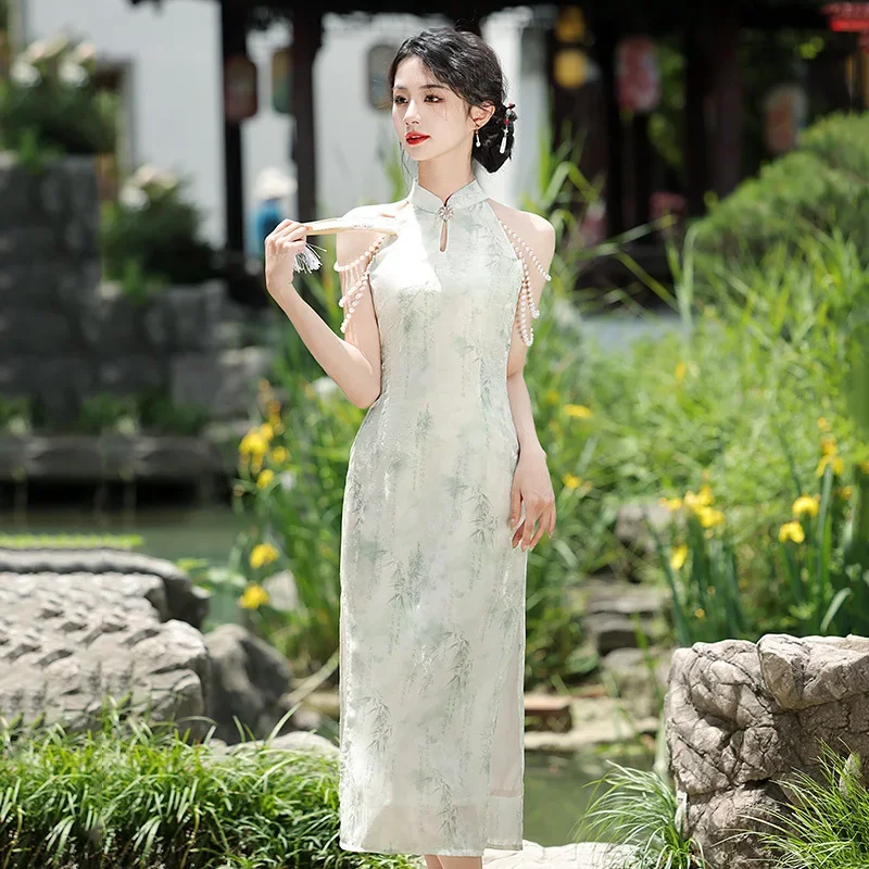 

2025 новый стиль, сексуальное летнее платье Ципао в китайском стиле с воротником-халтер, новое элегантное длинное платье Cheongsam без рукавов с принтом