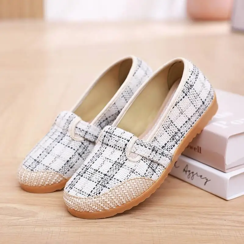 

New Beijing Cloth Shoes for Women Spring Summer Soft Bottom Anti-Slip Canvas Shoes Mom Single Shoes Traditional Hanfu Footwear
