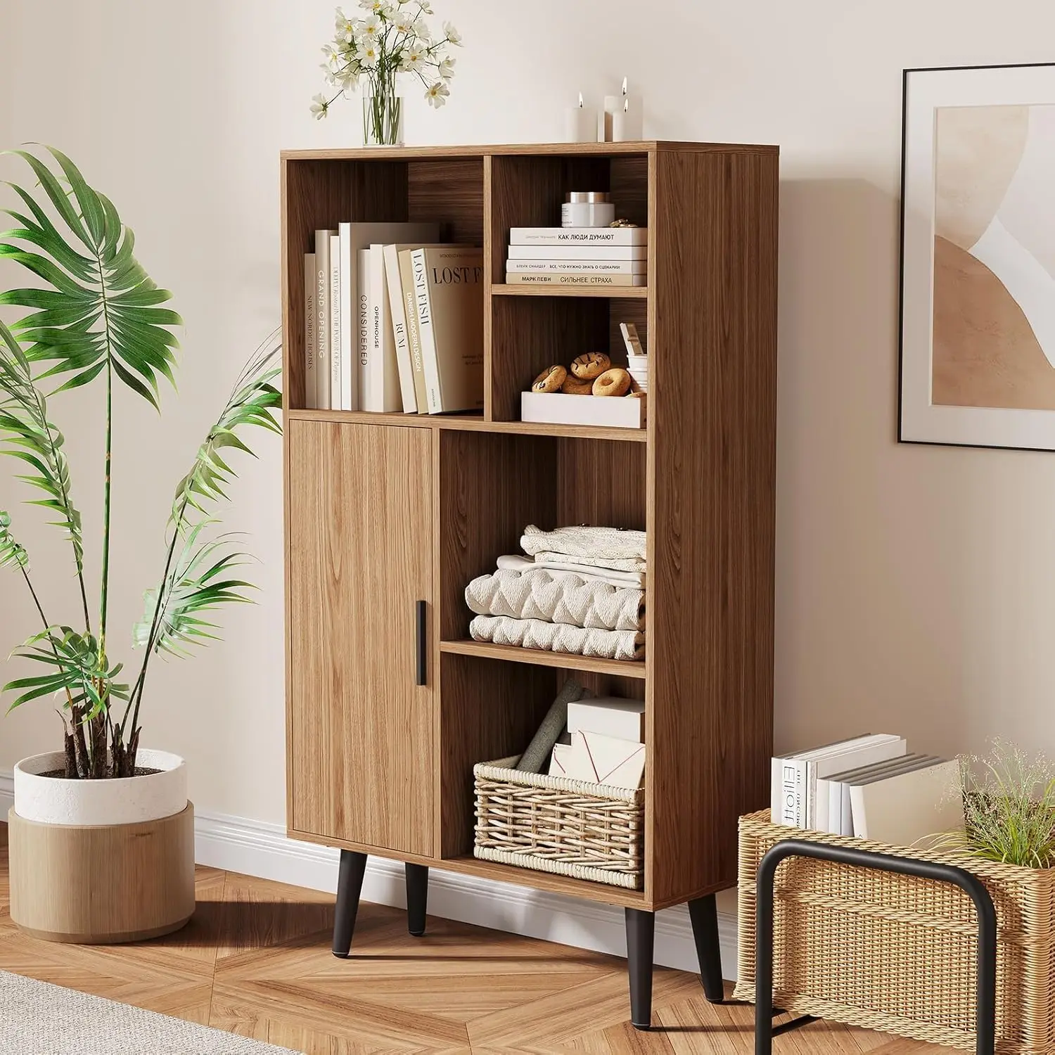 Estantería de 4 niveles estilo Mid-Century - con patas y puerta - Estante de almacenamiento de madera independiente, organizador de libros multifuncional para