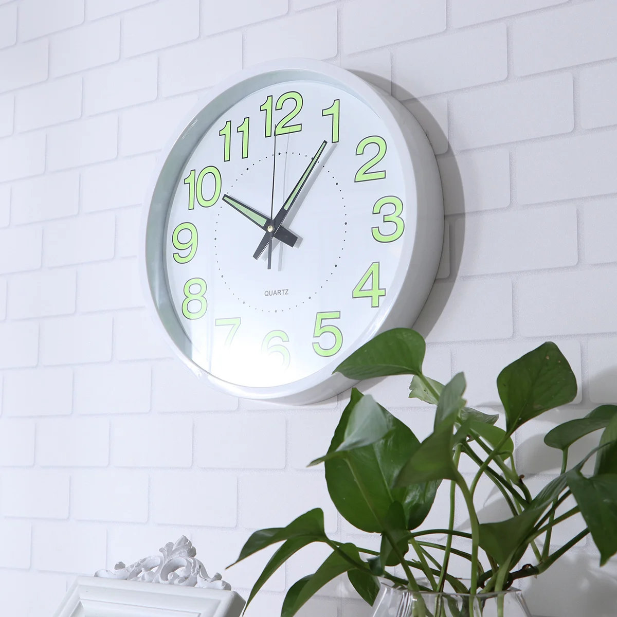 

30Cm Night Luminous Wall Clock Simple Round Silent Decorative Hanging Clock For Home Living Room Bedroom Office Glow In Dark