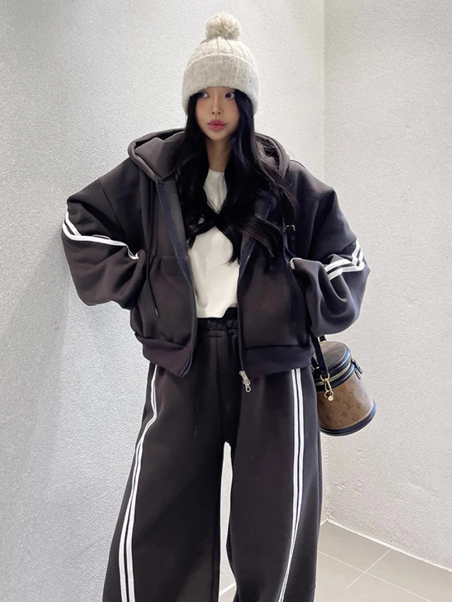 

Faionable Color Blo полосатая толстовка с капюшоном Jaet и высокой талией, повседневные длинные брюки, женский комплект, Новое зимнее поступление, комплект для поездок на работу