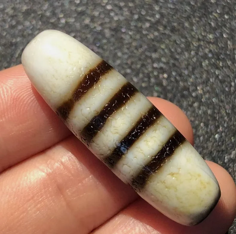 Magic Tibetan Old Agate 4Line Healer Medicine Totem dZi Bead Amulet11.5*36mmN004