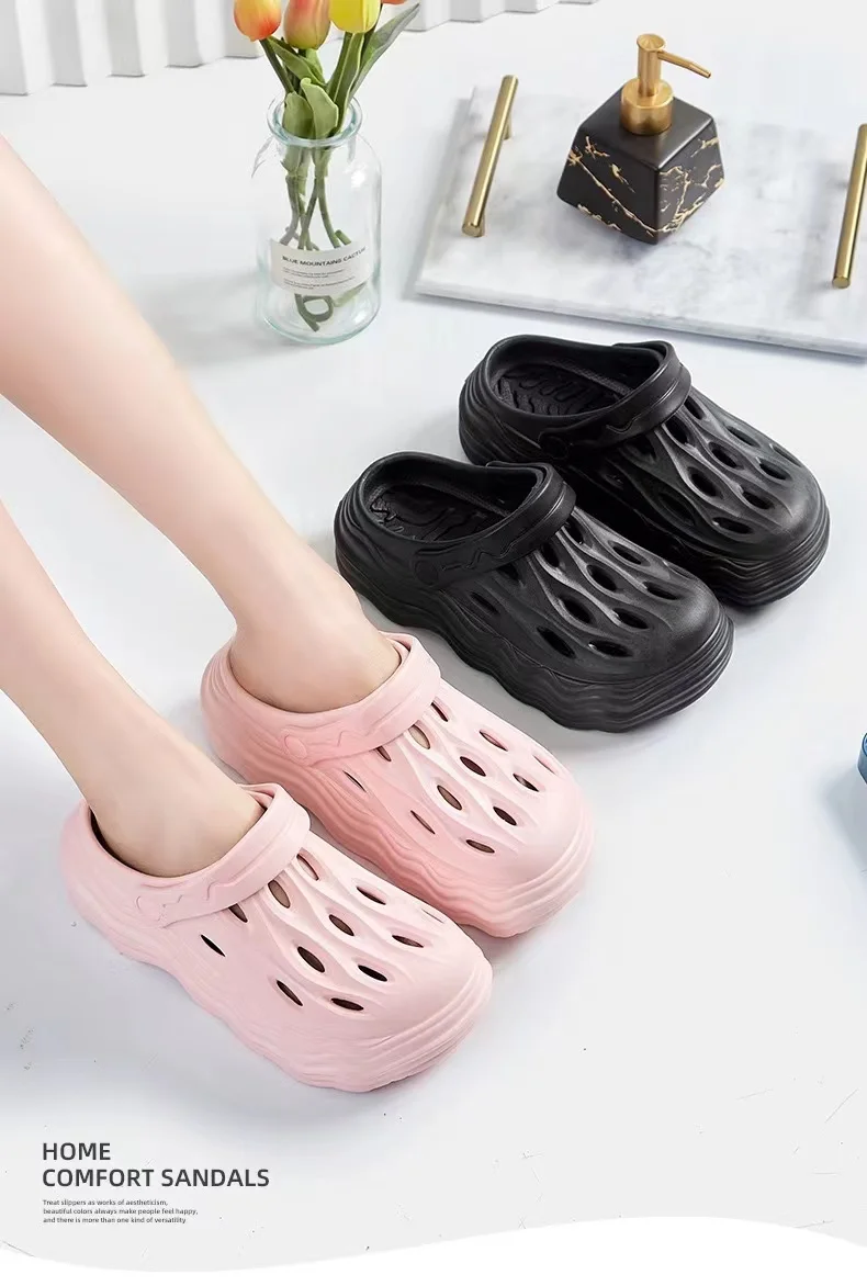 2024 New Summer Women Sandals Hole Shoes Girl Beach Shoes EVA Light Classic Nursing Clogs Hospital Women Work Medical Sandals