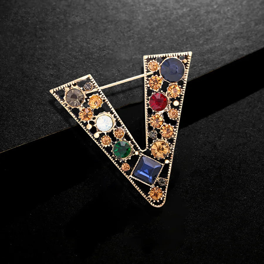 Fashion V Letters Brooches Pins For Women Men Luxury Crystal Decoration Vintage Badges Classic Clothing Coat Brooch Pin