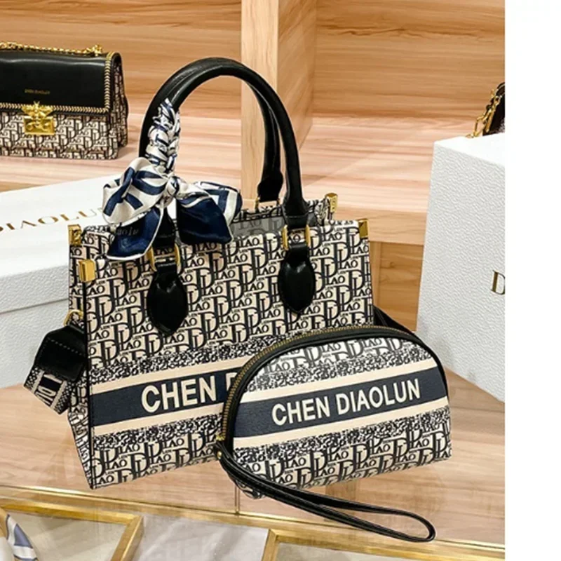 

Chic Paris Fashion Designer Crossbody Bag Minimalist Leather Tote For Women Elegant Vintage Casual Solid Color Large Capacity