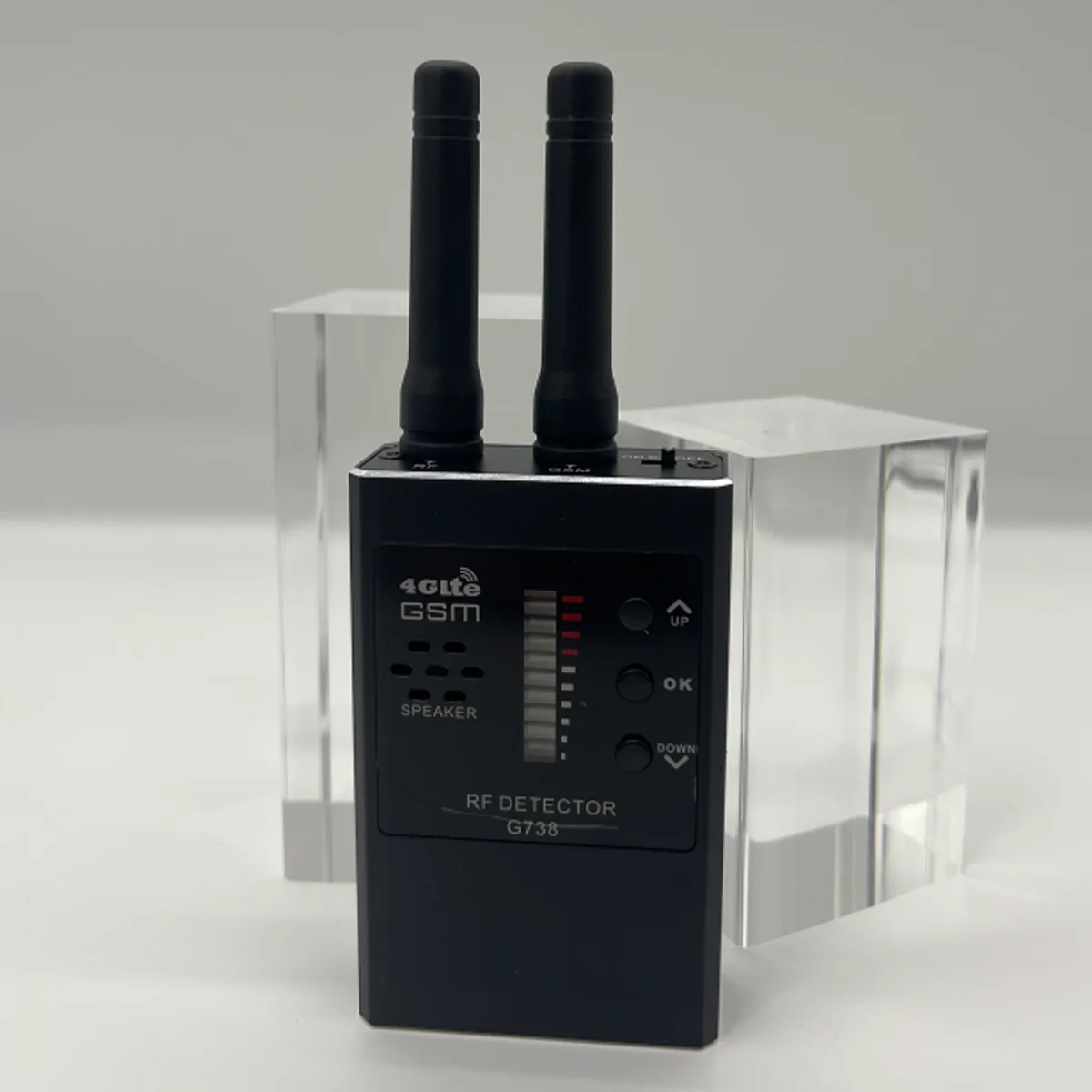 

G738 anti spy gadgets RF Detector with Memory Function, Detect Bugs/Cameras, Protect Privacy, Long - Lasting, Easy to Carry