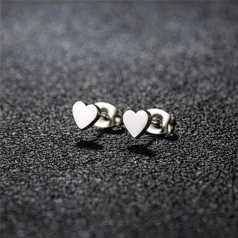 Korean Tiny Heart Earrings for Women Stainless Steel Mini Stud Earrings Girls Engagement Party Piercing Jewelry oorbellen