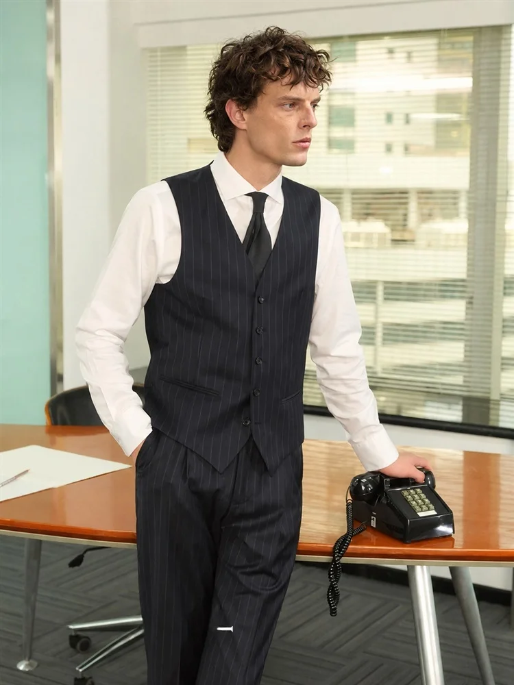 Cultum Men's Business Woolen Vest Vertical Stripes Machine Washable Commuter Suit Vest Comfortable Fit Four Seasons Wear
