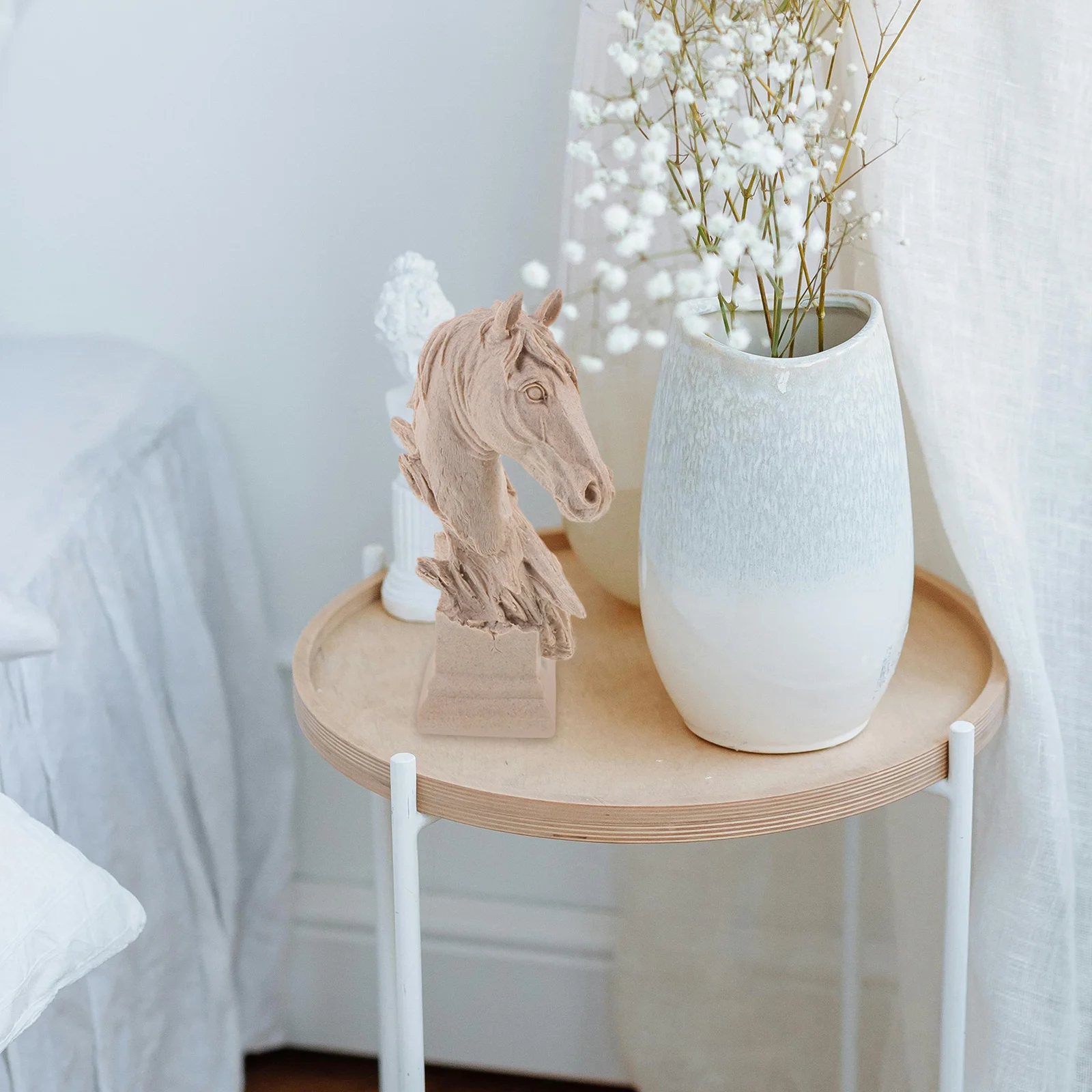 

Vintage Horse Head Statue Resin Material Artistic Detailing Timeless Beauty Functional Decoration