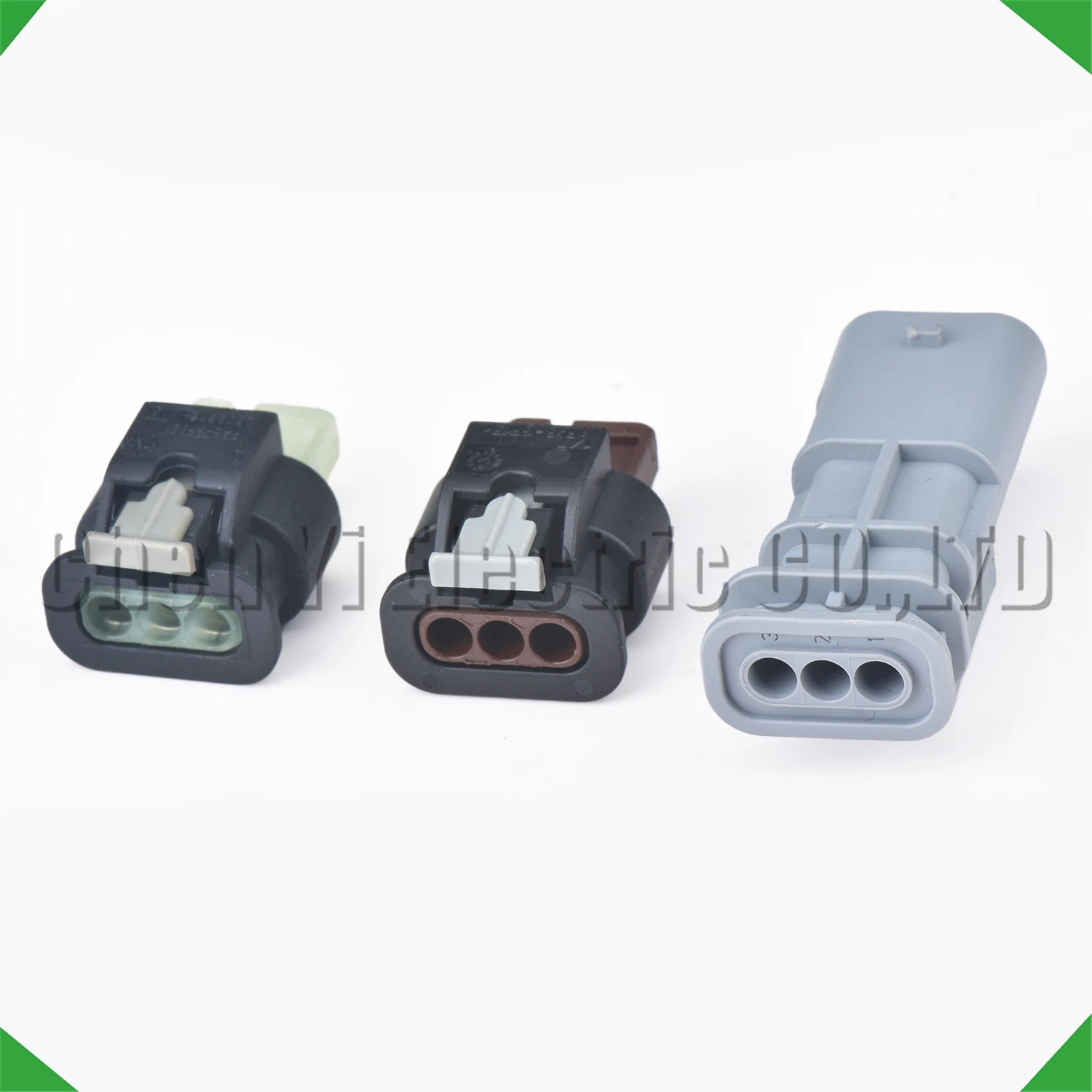 3 ピン自動車コネクタリバースレーダープローブ電気アイワイヤーハーネスプラグ 4F0973703A 2-1718644-1 2-1718652-1 2-1703496-7