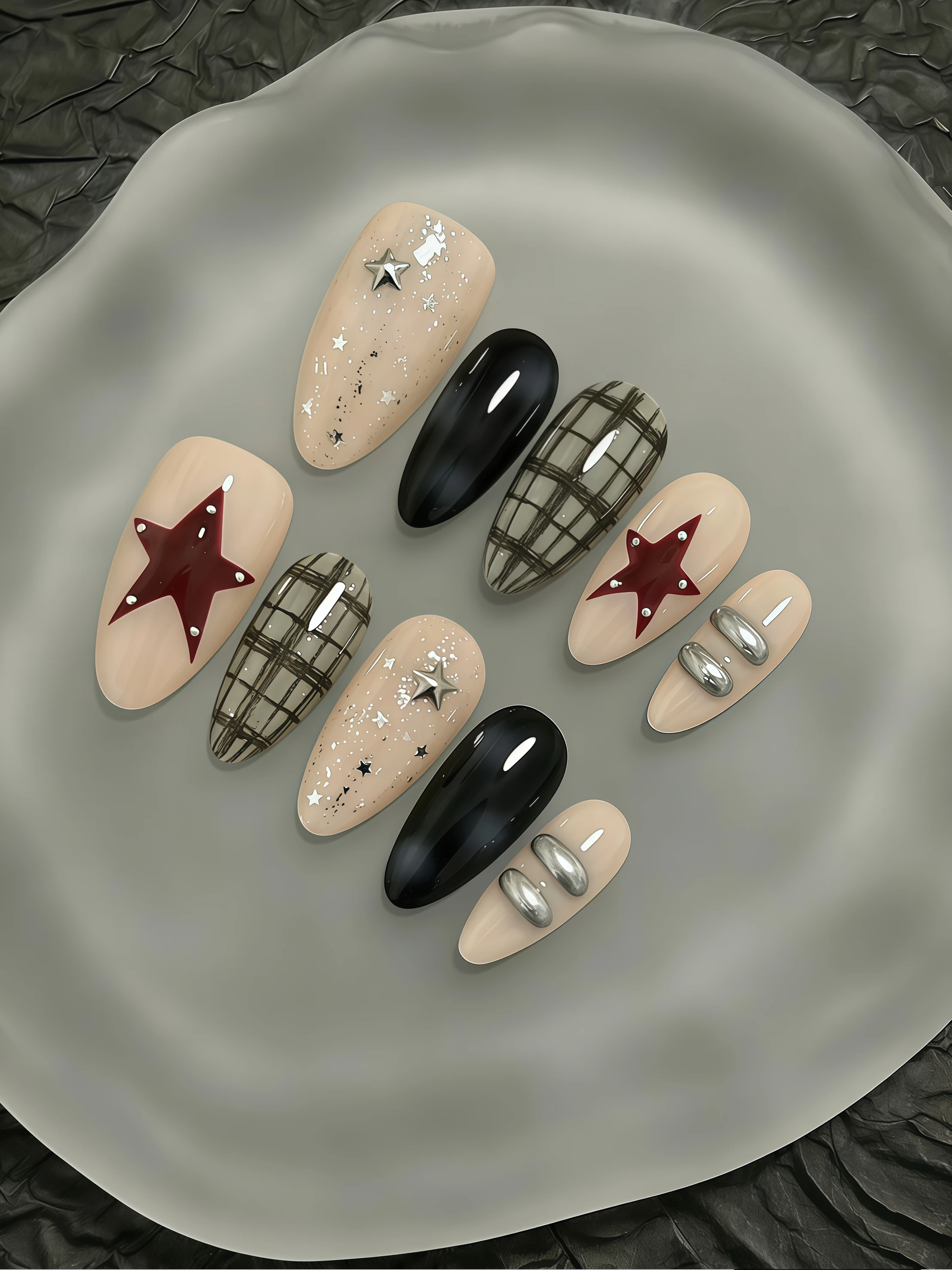 10-Piece Set, Long Almond-Shaped Press-On Nails, Nude Black with Contrasting Red Star Nail Stickers, Y2K Millennium Hot Girl Style, Festival Photo Shoot Press-On Nails, American Retro Punk Style Nail Tips, Halloween Themed Fake Nails