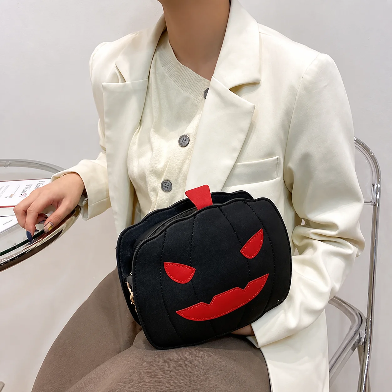 Pu Leather Crossbody Bag Pumpkin Shaped Women Novelty Handbag Chain Shoulder Bag Halloween Holiday Crossbody Purse For Holiday
