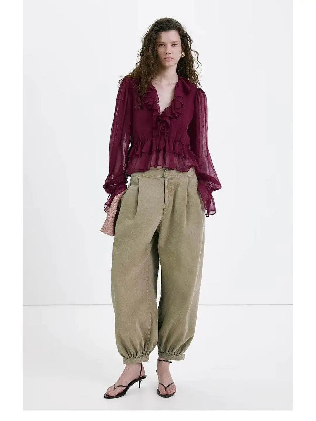 

Sweet Chiffon V-neck Bell Sleeve Shirt Pleated Hem Loose Fit Women's Top French Style Long Sleeve Breathable Skin-friendly