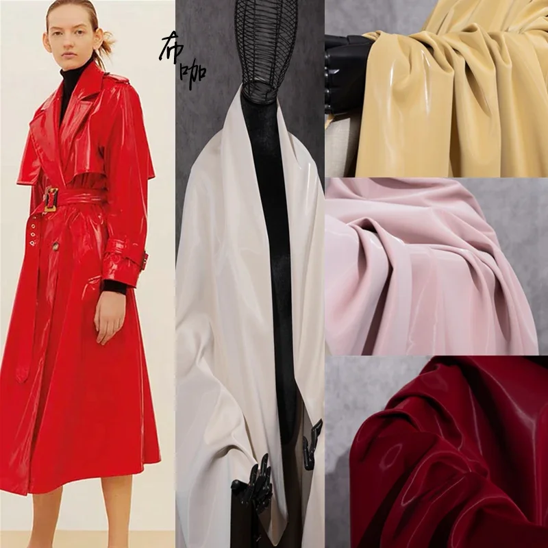 หนังเทียมผ้า PU หนาทนต่อการสึกหรอกระจกนุ่มเงาพื้นผิวเสื้อผ้าออกแบบ DIY สําหรับเย็บผ้าวัสดุ