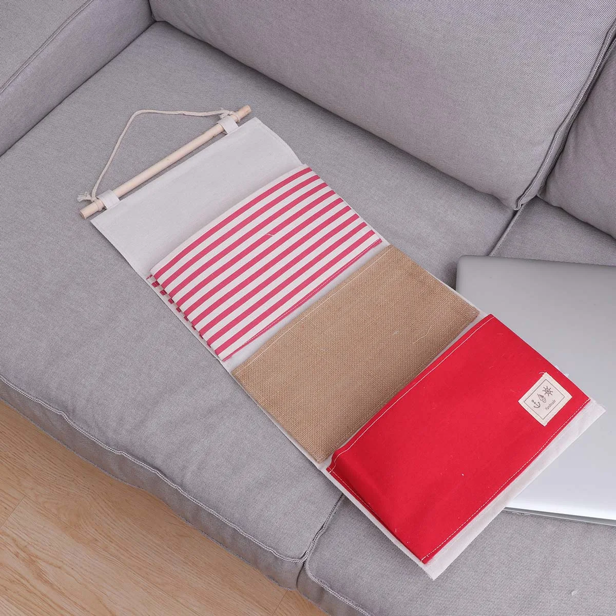 

3 Pockets Cotton Linen Wall Hanging Bag Waterproof Storage ganizer Wooden Stick Door Cabinet Bathroom Kitchen Wardrobe