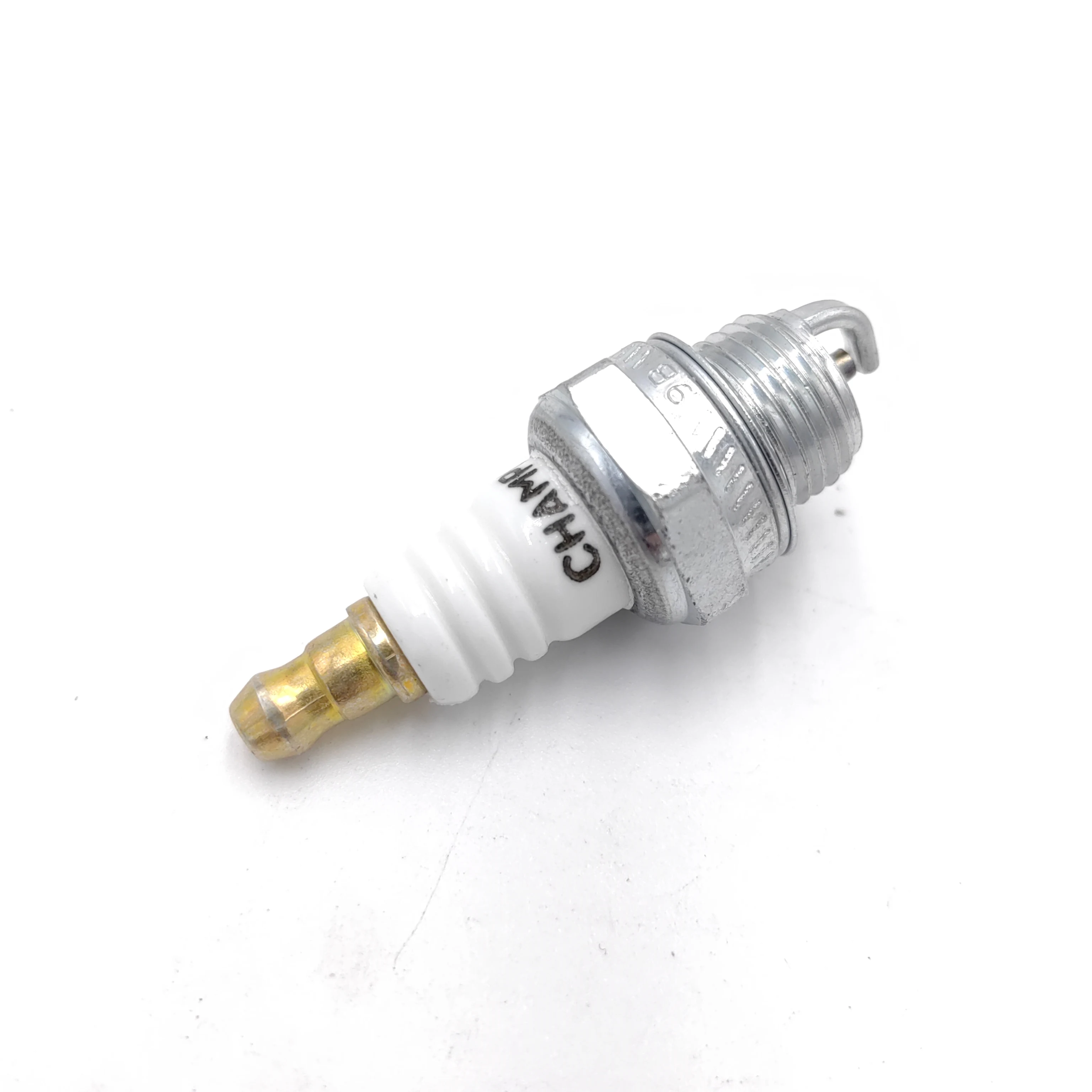 NEW Genuine Champion QCJ6Y CJ6Y RCJ6Y Spark Plug BPMR8Y CJ6