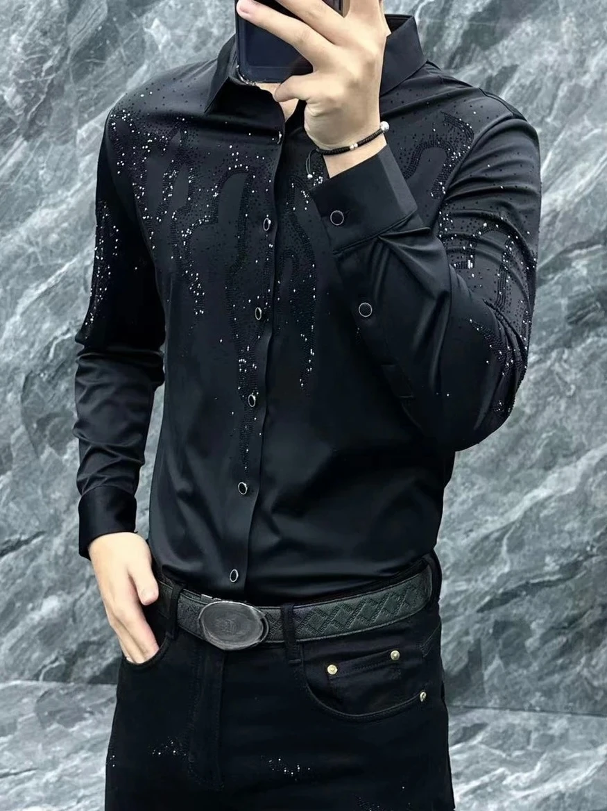 2024 primavera outono novas camisas bonitas masculinas casuais de negócios manga longa camisas de cor sólida fino ajuste strass na moda masculino topos