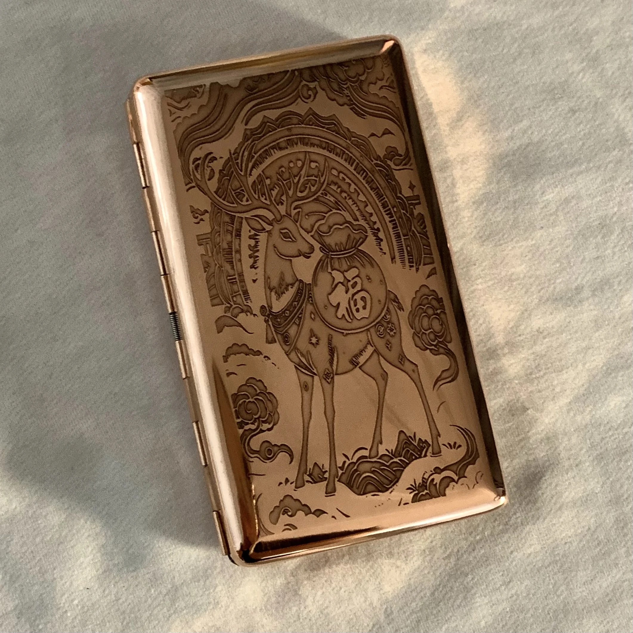 الأرجواني النحاس علبة السجائر مزدوجة الوجهين النقش التنين تاي تشي الجمل محظوظ الغزلان ورقة فتاة رقيقة جدا المحمولة الرجال هدية