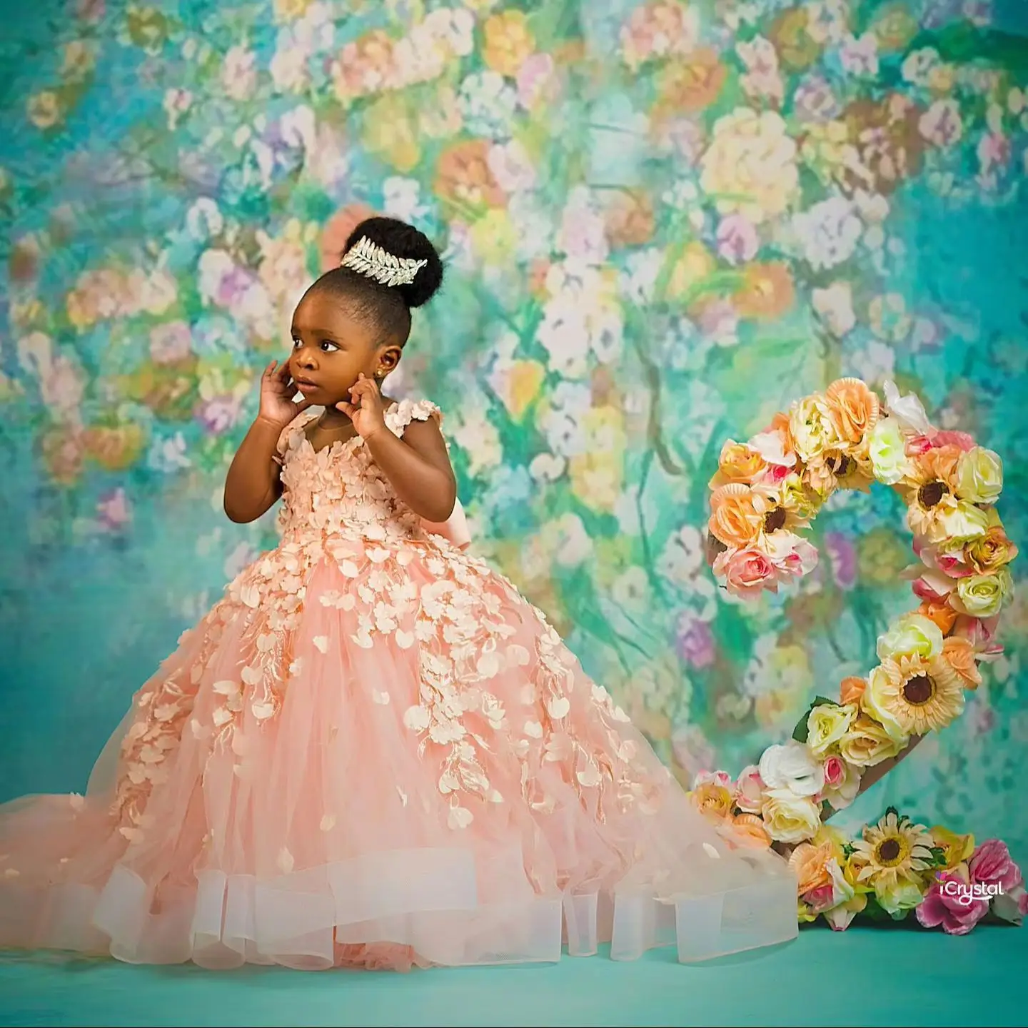 Neues Maßgeschneidertes Mädchen-Prinzessinnenkleid Blumenmädchenkleid mit Blumenapplikation Tüll-Ballkleid Spitze Formelles Partykleid für Kinder Hochzeit Geburtstag
