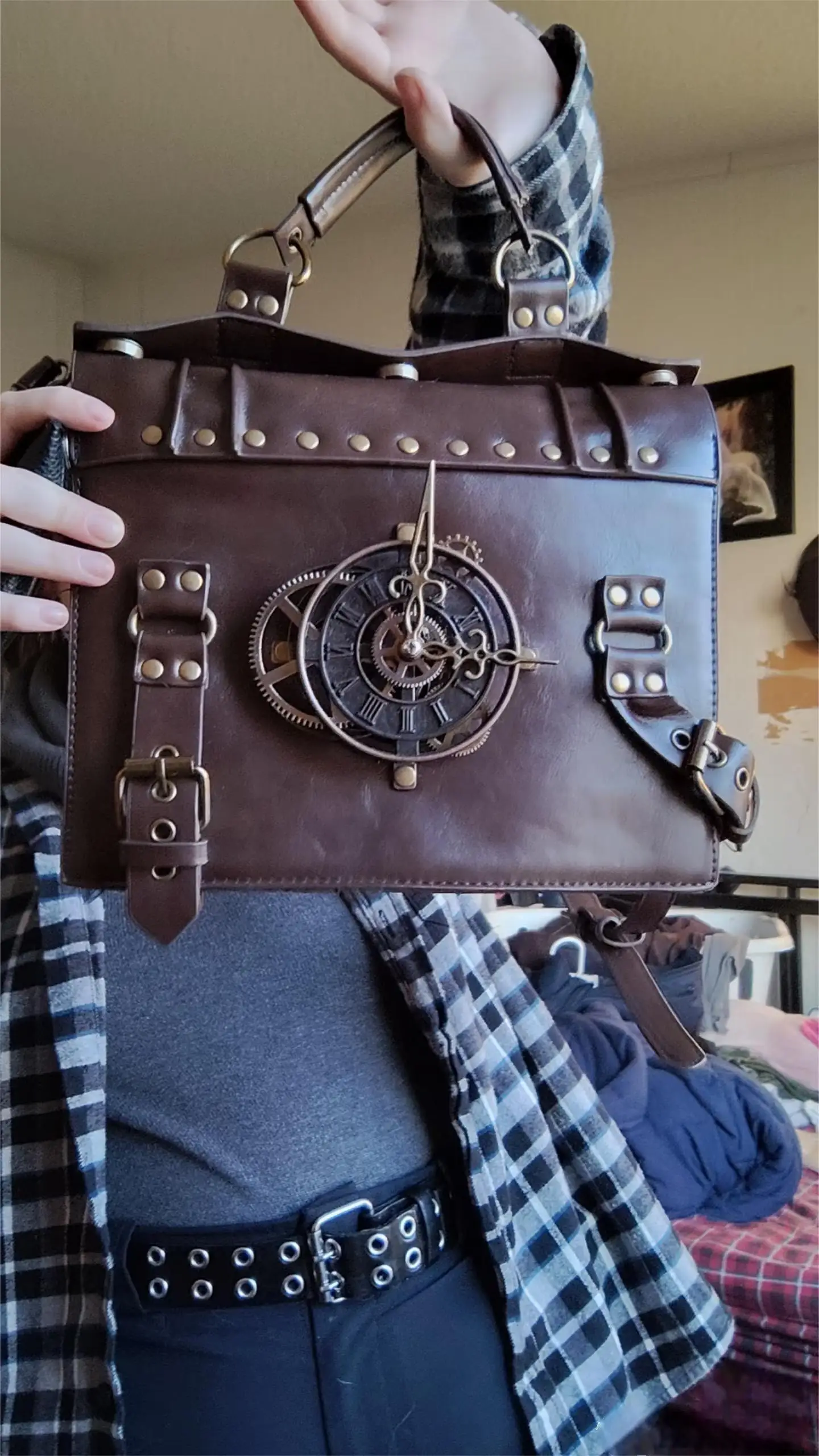 Retro British Style Clock Handbag Women Steampunk Leather Studded Shoulder Bags Ladies Square Large Capacity Crossbody Bag 2025