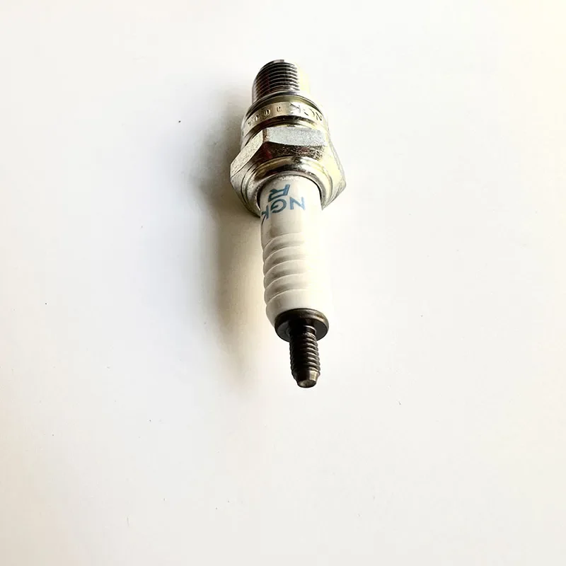 Original CF X5 X6 Spark Plug DPR7EA-9 ATV500 Quad 500cc 60cc CF188 CF MOTO LINHAI 0110-022400