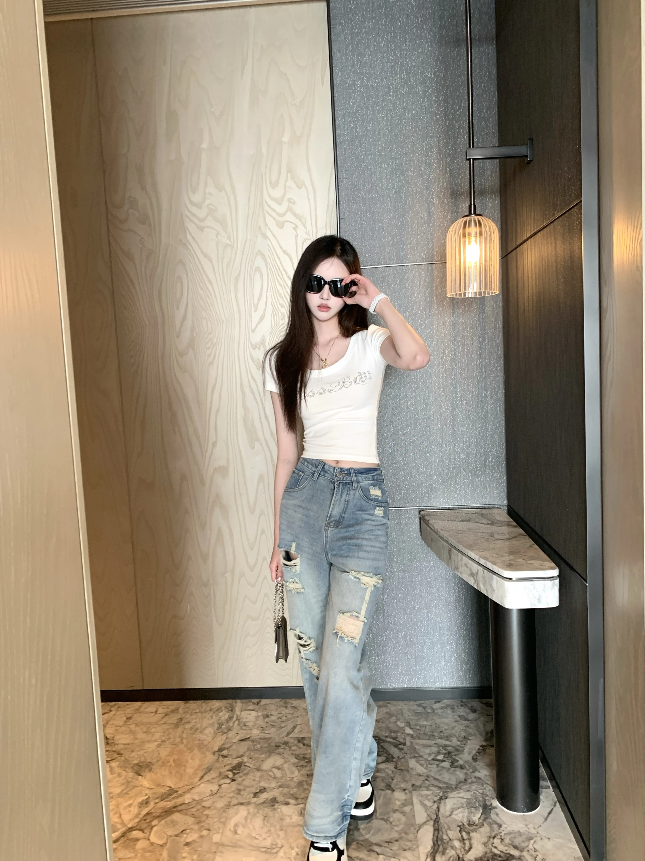 

Nemowu Casual Loose Straight Leg Jeans Women's Winter Fashion Hole Punching Versatile Atmosphere Wide Leg Pants