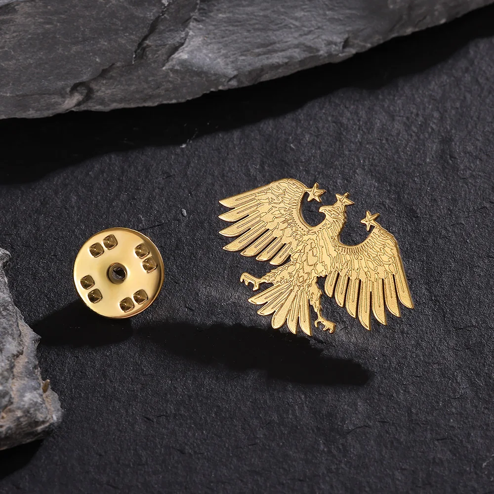 เข็มกลัดอินทรีแบบกำหนดเองสำหรับผู้ชายการปรับแต่งโลโก้ใดๆ เข็มกลัดสีทองสแตนเลสเครื่องประดับตกแต่งของขวัญวันเกิด