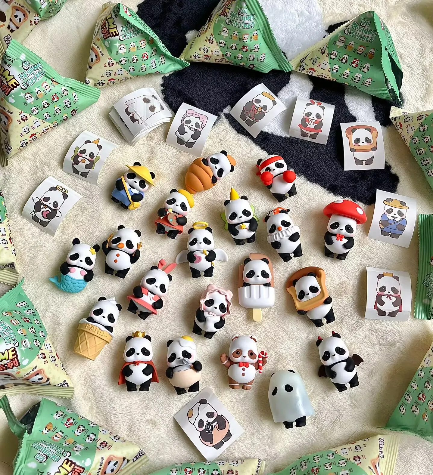 جديد 52 لعبة الباندا لفة الحد الأدنى سلسلة متعددة الاستخدامات صندوق أعمى لطيف الباندا دمية المعلقات للفتيات لعبة عصرية الأطفال هدية الكريسماس