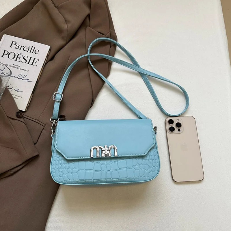 

Fashionable Ladies Hand Bags Made Of Fine Leather Featuring Trendy Paris Vintage Daily Look​