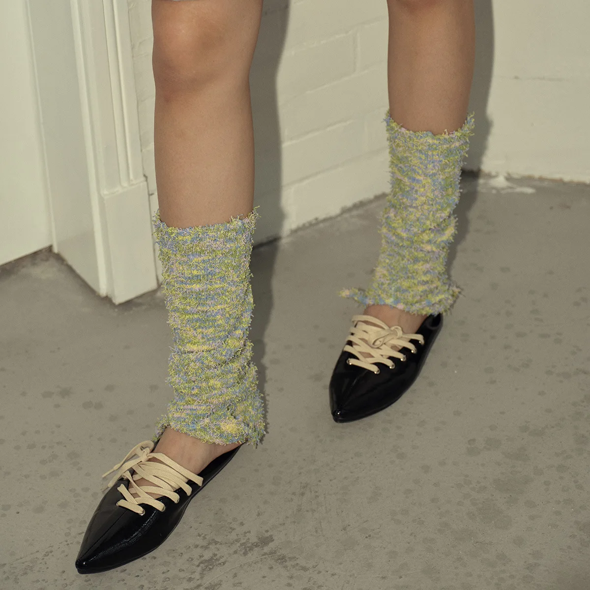 ถุงเท้าถักไล่เฉดสีสำหรับผู้หญิง ฤดูใบไม้ร่วง ฤดูหนาว สีสันสดใส สไตล์เรโทร สาว JK ปลอกขา【หลายสี】