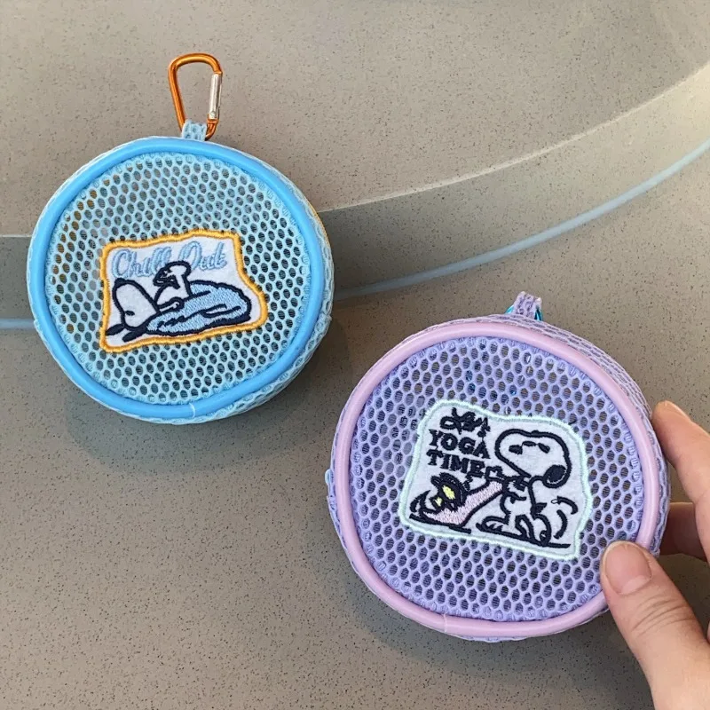 Snoopy Mesh Kosmetiktasche Cartoon Geldbörse Tragbare Mini Lippenstift Aufbewahrung Kleiner Reiseschlüssel Kopfhörer Organizer Tasche mit Haken