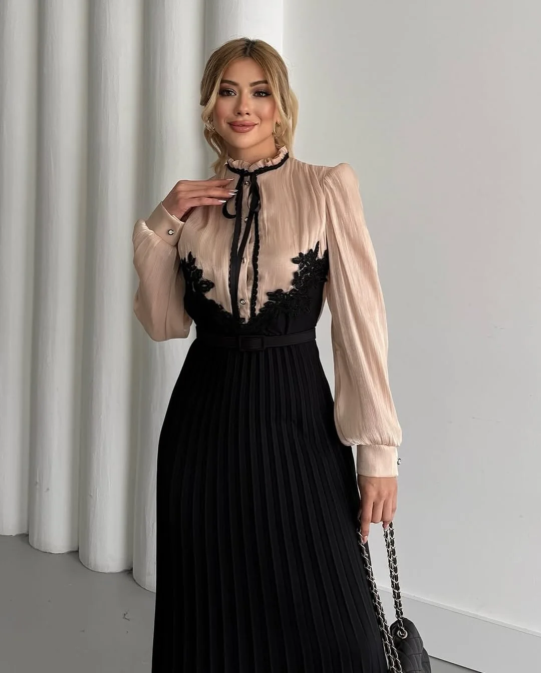 Elegant Paty Dresses Black Beige Chiffon Evening Dresses For Women Lace Patchwork Pleated Long Sleeve Prom Dresses Wedding Guest