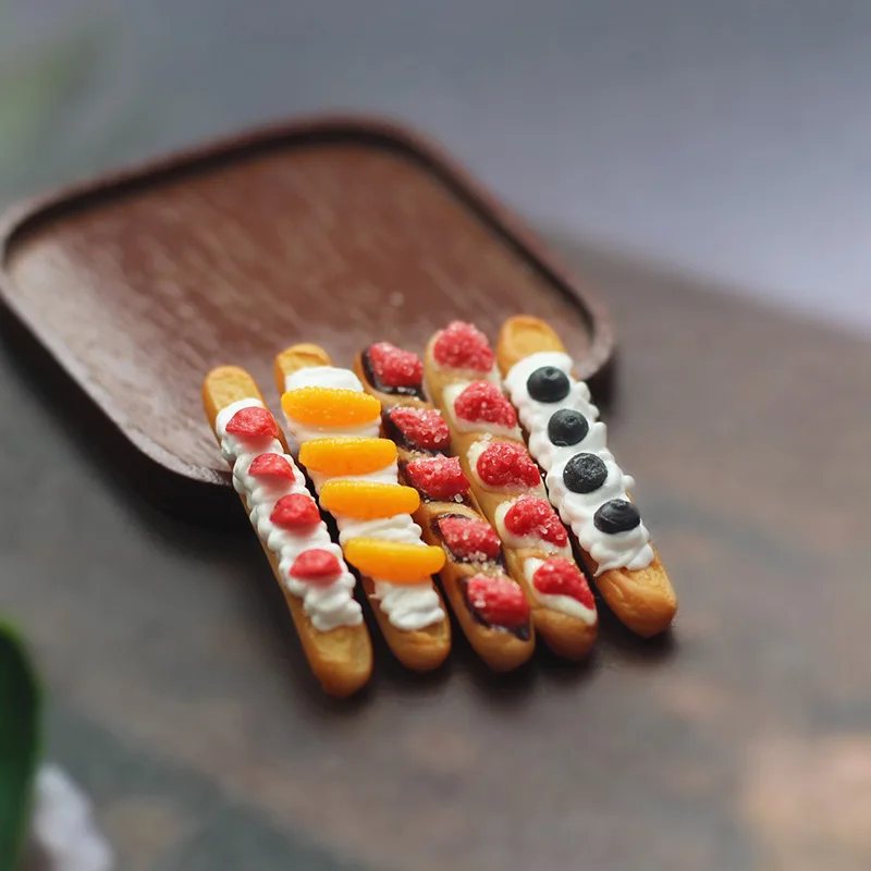 1:12 Simulazione Frutta francese Pane Baguette Pane francese Casa delle bambole Puntelli per fotografia Modello in miniatura Giocattoli Accessori per casa delle bambole