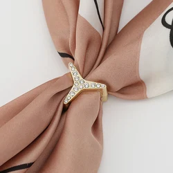 2024 New Scarf Buckles Hoop Brooch Pins Crystal Holder For Women Silk Shawl Buckle Ring Clip Scarf Jewelry Fashion Accessory