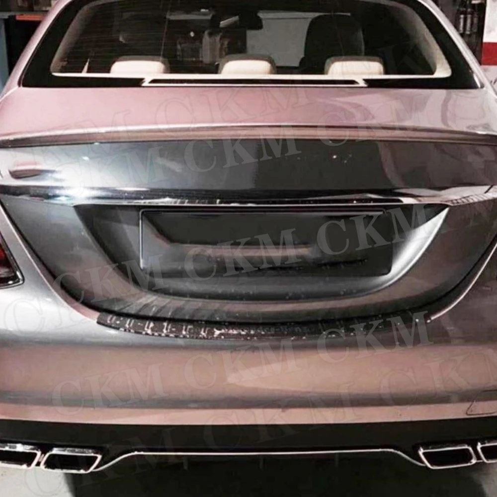 Für Mercedes-Benz C-Klasse W205 4-Türer Umbau auf C63 AMG-Stil PP Heckdiffusor mit Auspuffblenden 4 Auslässe Standard