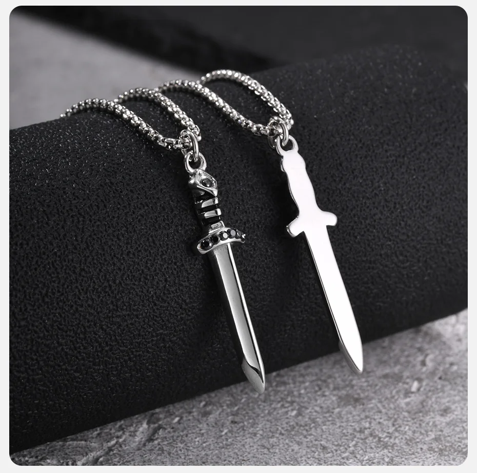 Vnox Herren Schwert-Kreuz Anhänger Halskette, Edelstahl Gothic Punk Hip Hop Kastenkette, Retro Schwertform Schmuck Geschenk für Männer – Detail 6