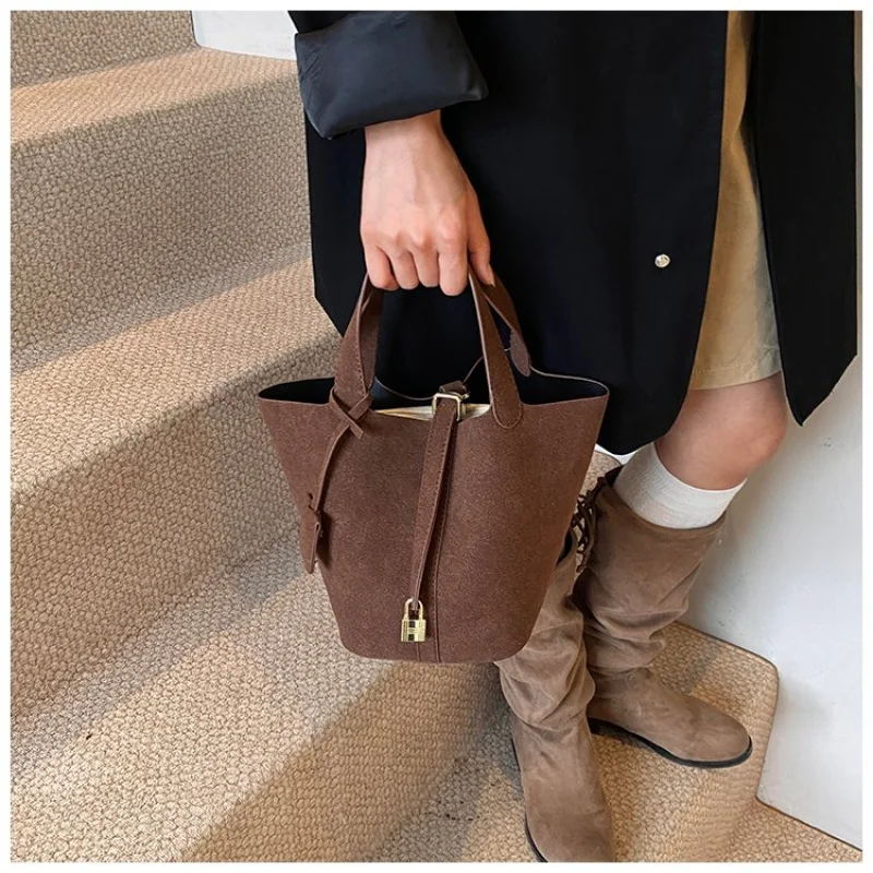 

Женская сумка через плечо из кожи с принтом льва, повседневная, в стиле Париж, элитный, аккуратный, просторный, повседневный стиль ​