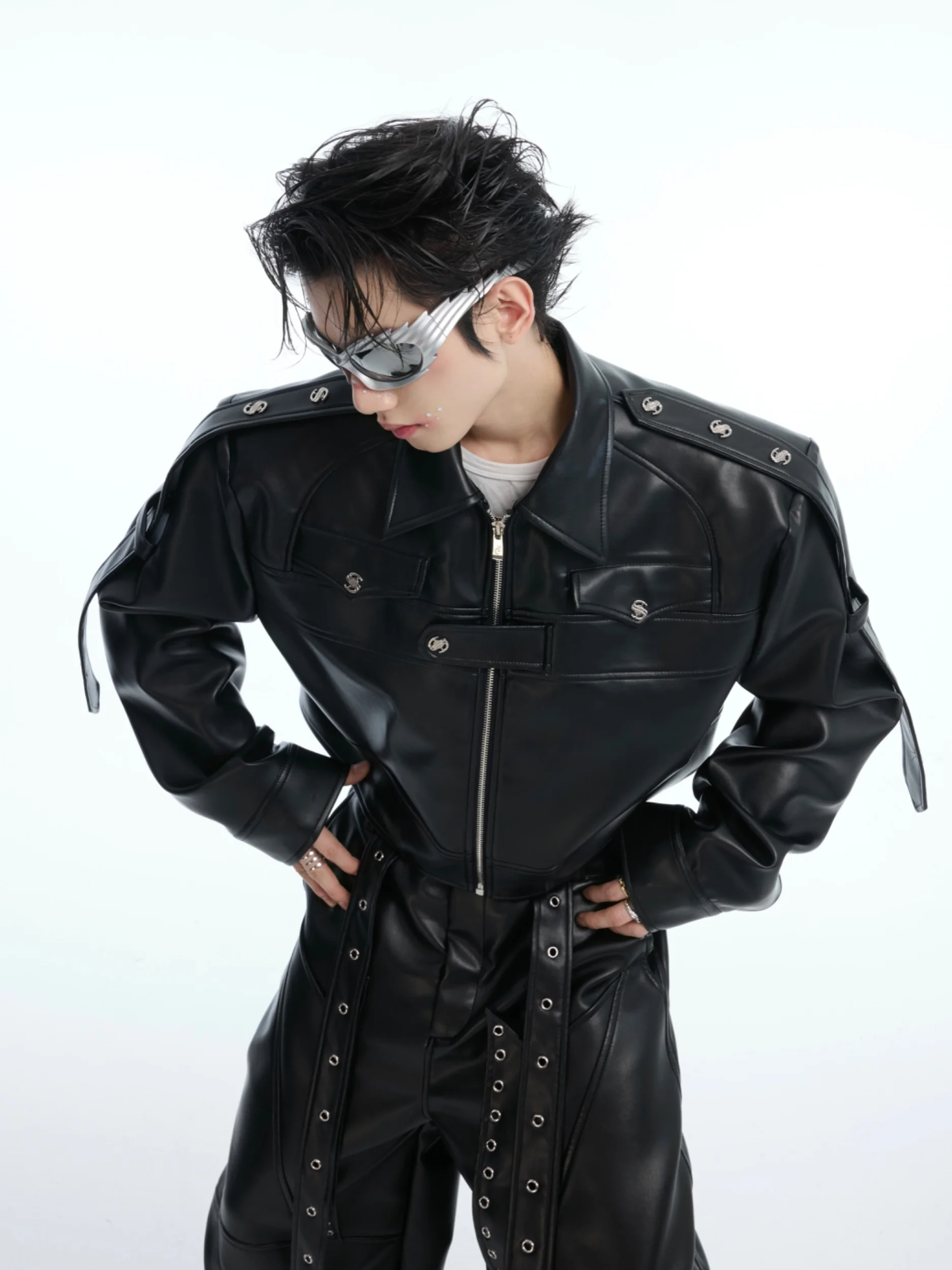 Argue Men's Metal Decorated Motorcycle Jacket Short Style Fashionable Warmth Casual Spring Season PU Leather Coat Zipper Closure