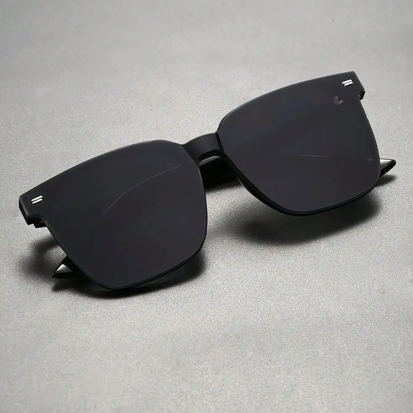 

Men's Fashion Square Frame Glasses With Rivet Details For Daily Wear