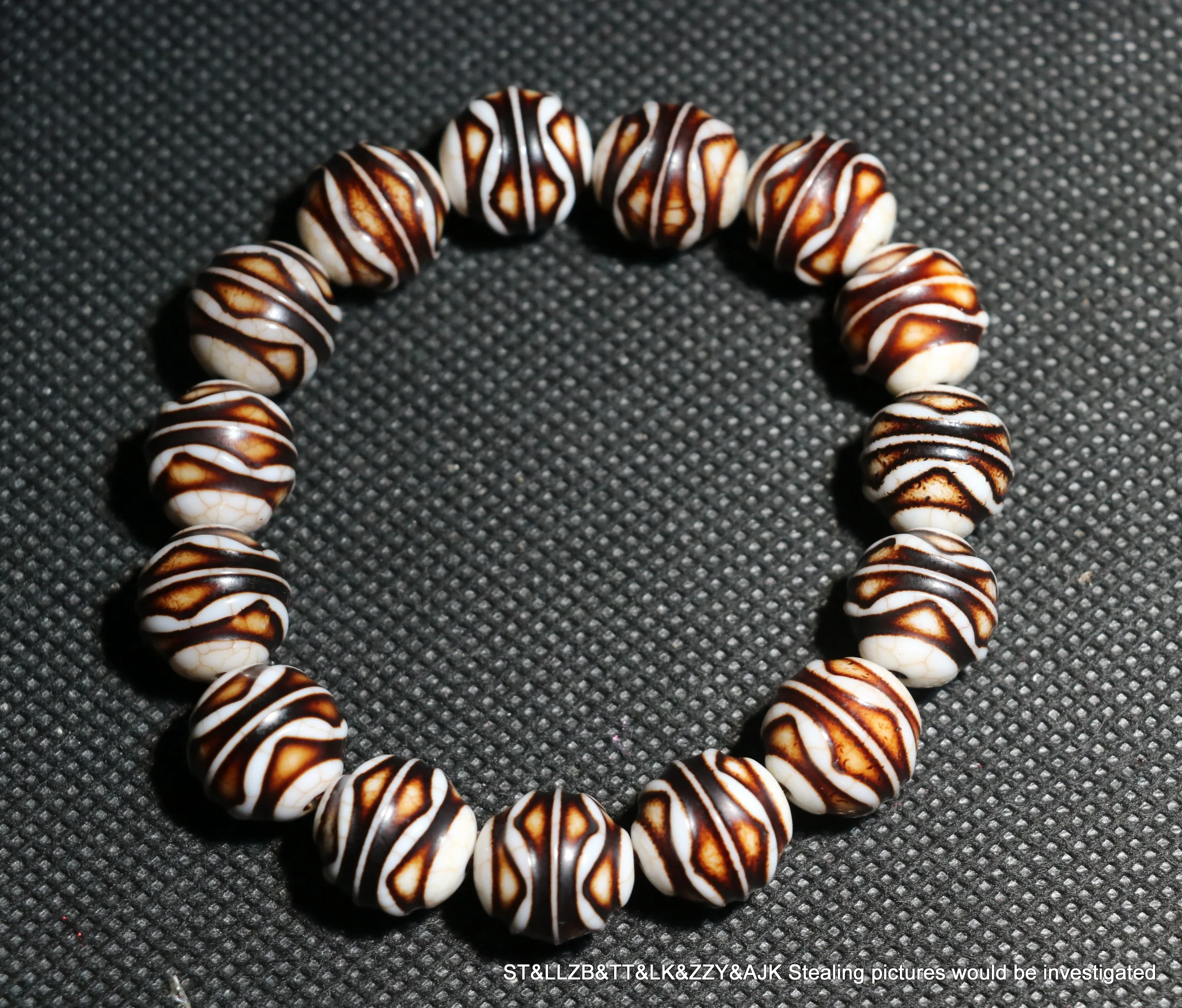 

A Treasure Unique Magic Power Tibetan Old Agate water wave dZi Bead Carving Bracelet Amulet T Timestown UPD22